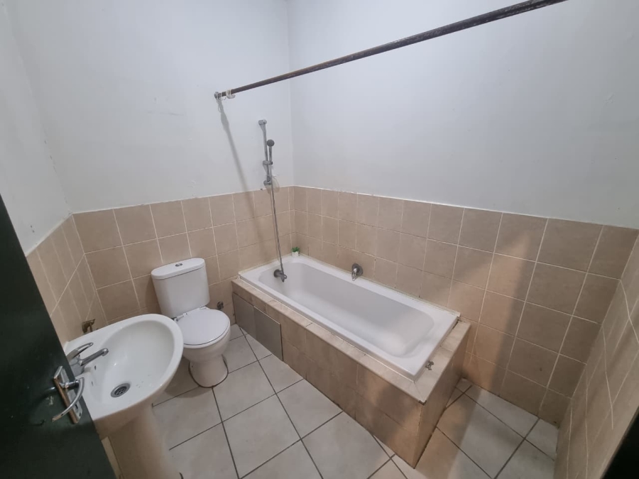 To Let 2 Bedroom Property for Rent in Observatory Western Cape